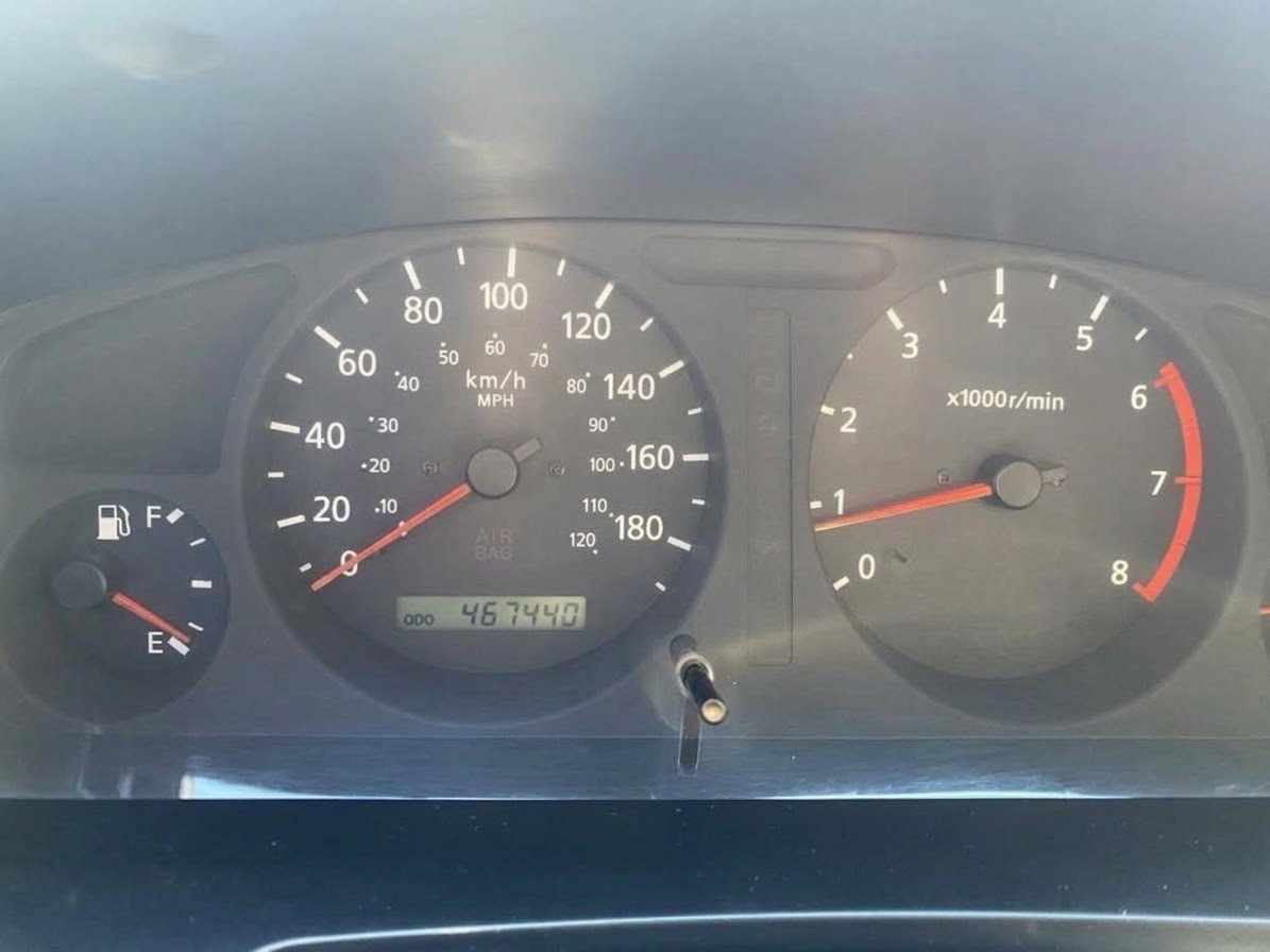 Car Image 1999 NISSAN PATHFINDER LE