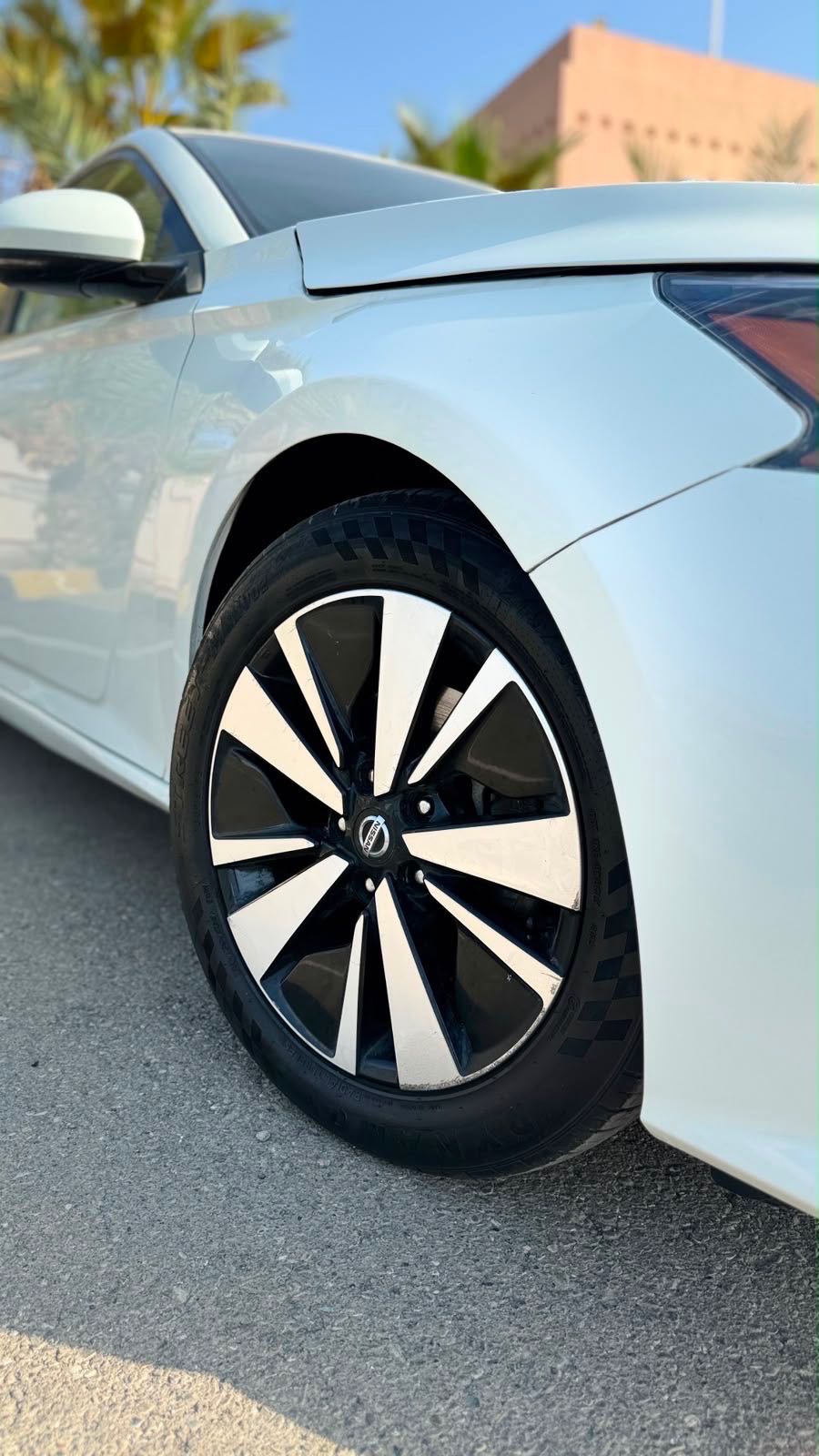 Car Image 2019 NISSAN ALTIMA SL