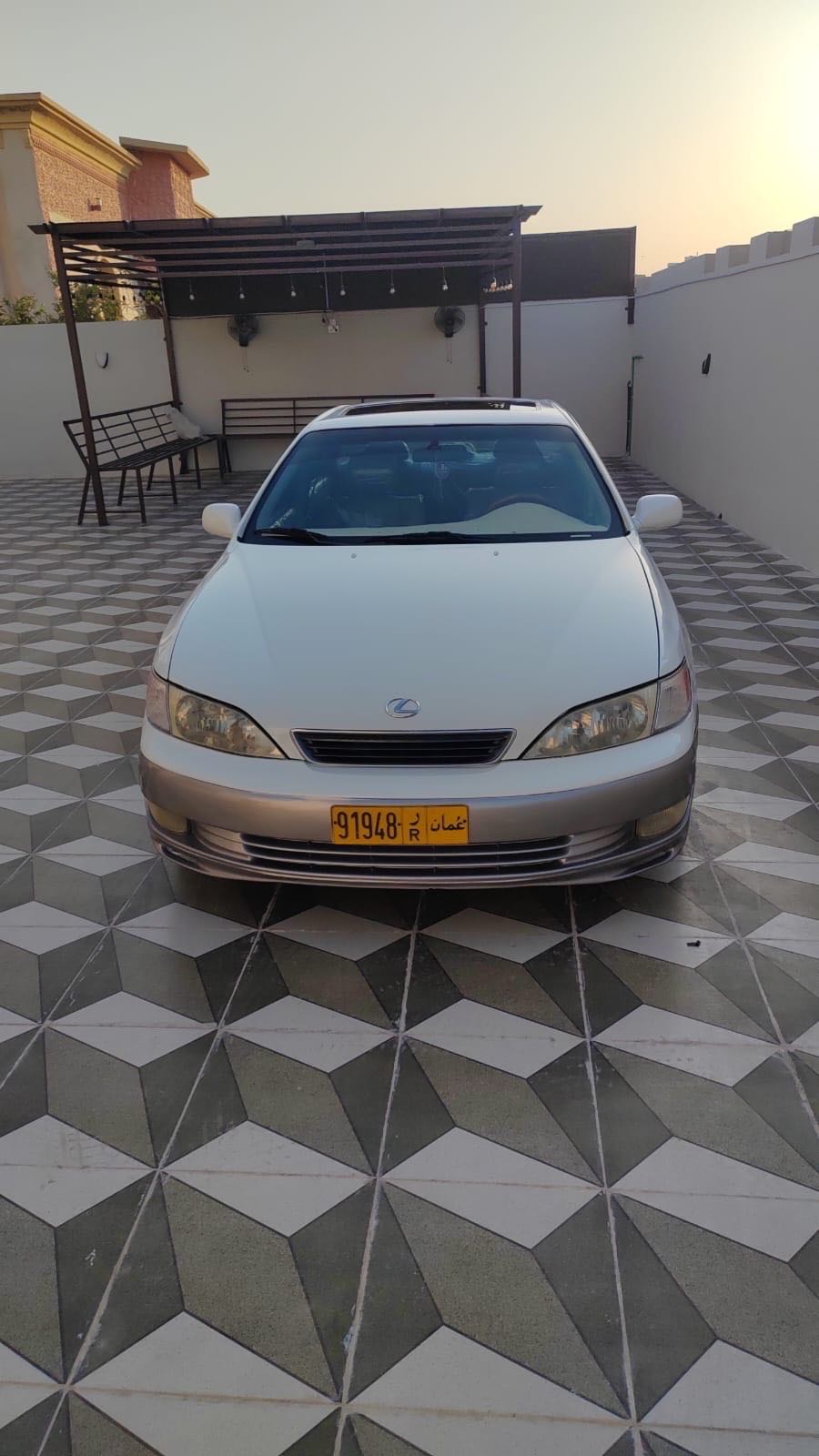 Car Image 1998 LEXUS ES 300
