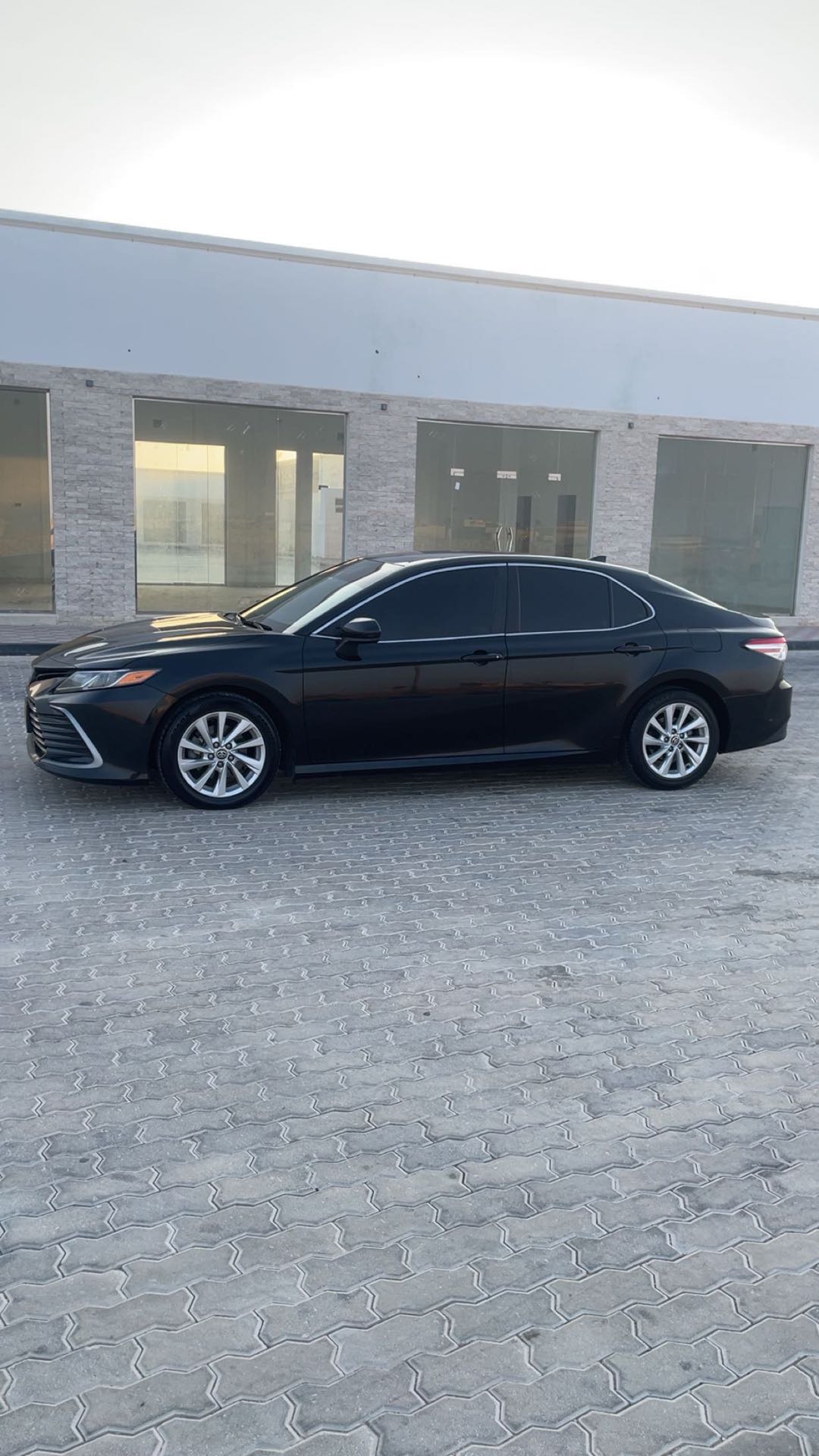 Car Image 2021 TOYOTA CAMRY LE