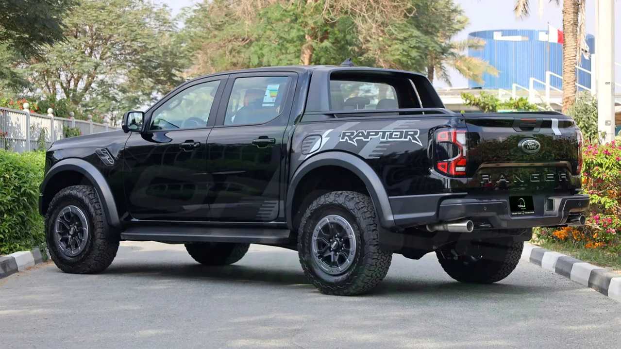 Car Image 2025 FORD RAPTOR 