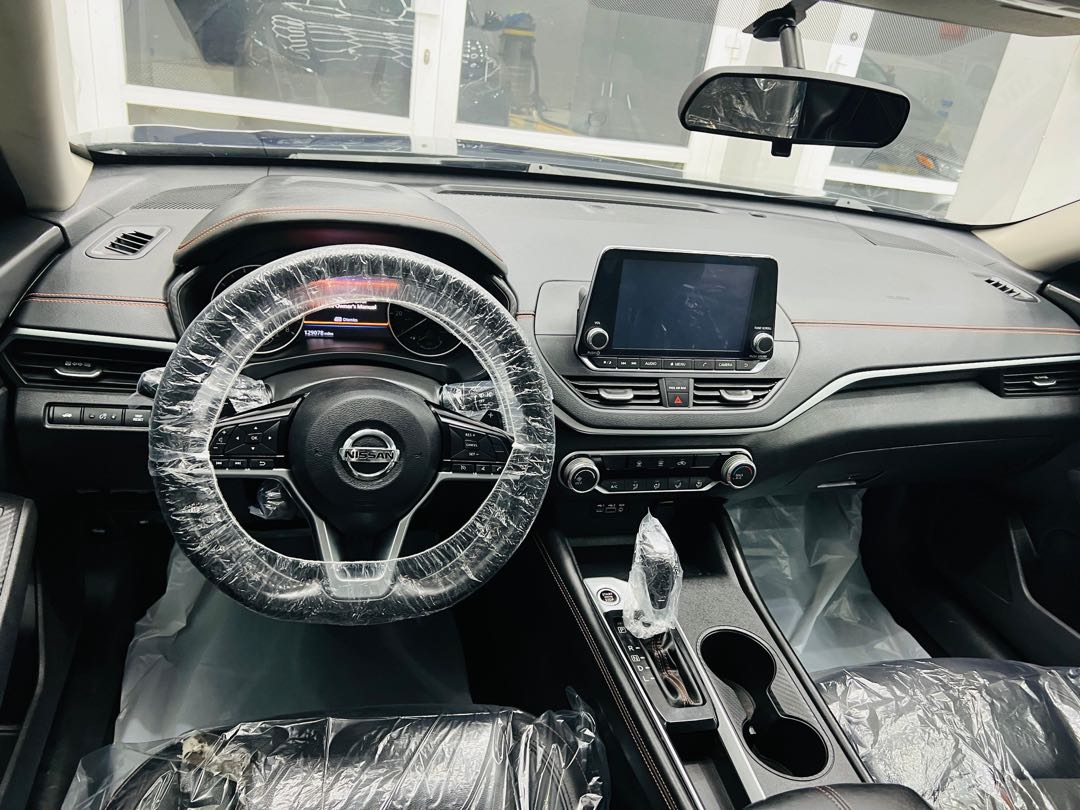 Car Image 2019 NISSAN ALTIMA SR