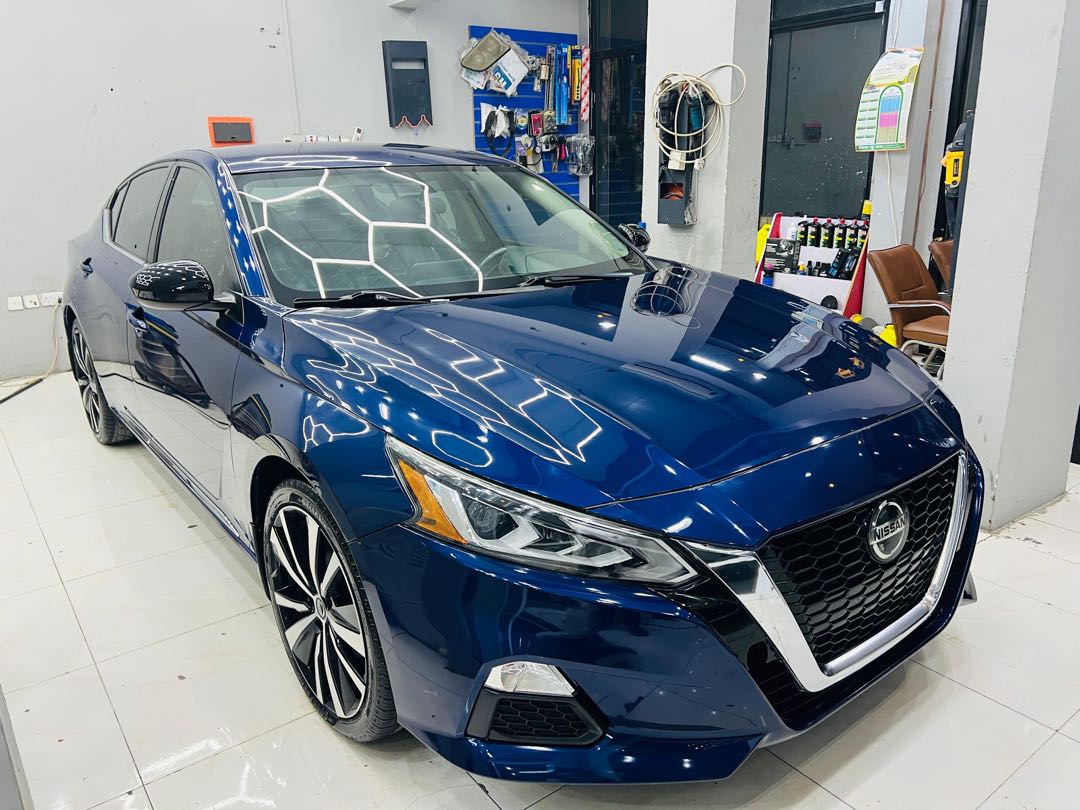 Car Image 2019 NISSAN ALTIMA SR