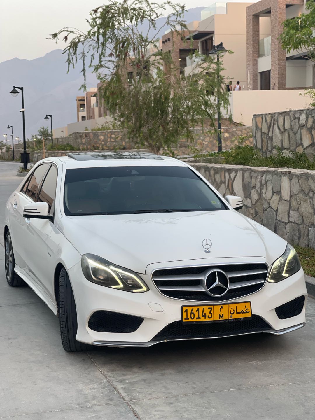 Car Image 2014 MERCEDES E Class 350