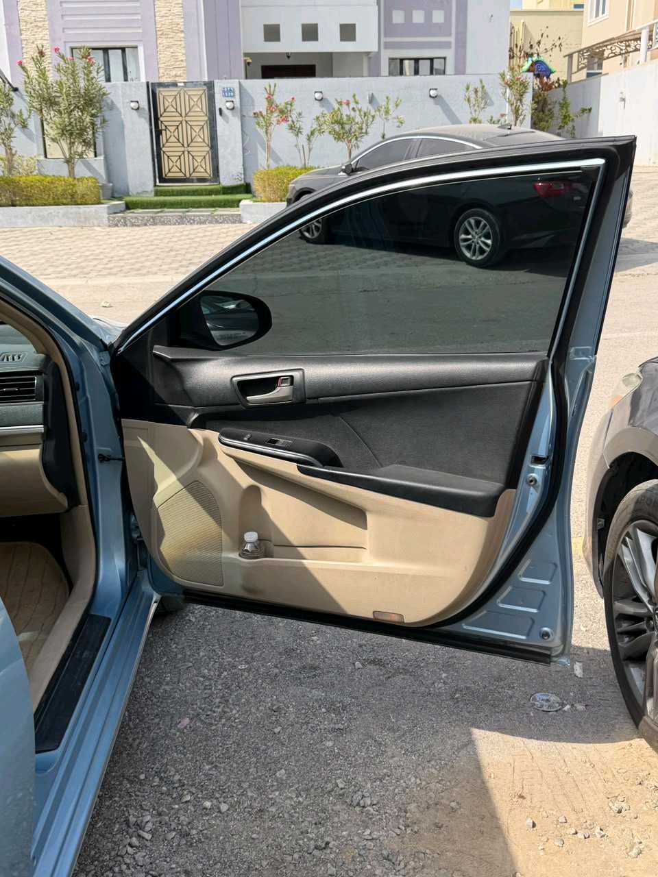 Car Image 2012 TOYOTA CAMRY LE