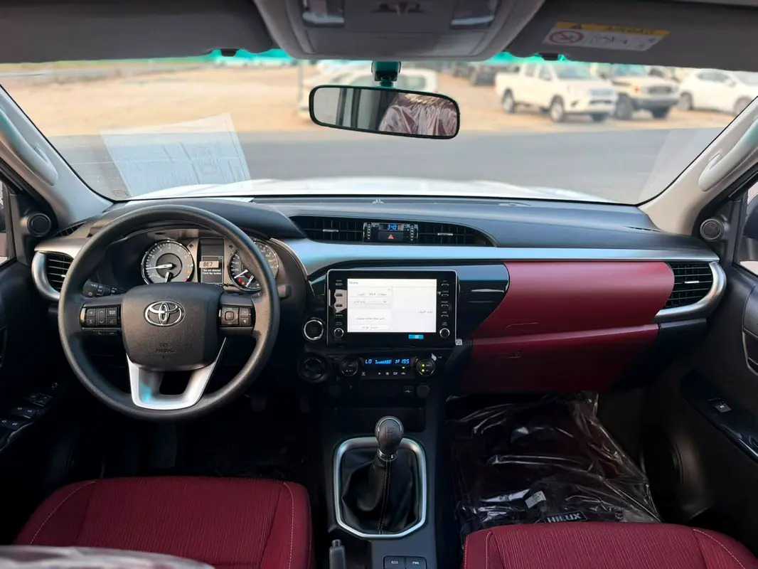 Car Image 2026 TOYOTA HILUX SR5