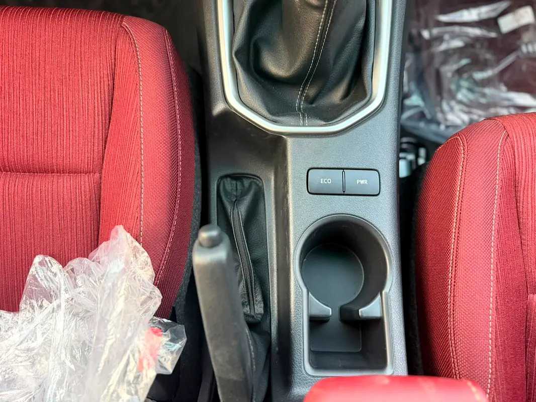 Car Image 2026 TOYOTA HILUX SR5