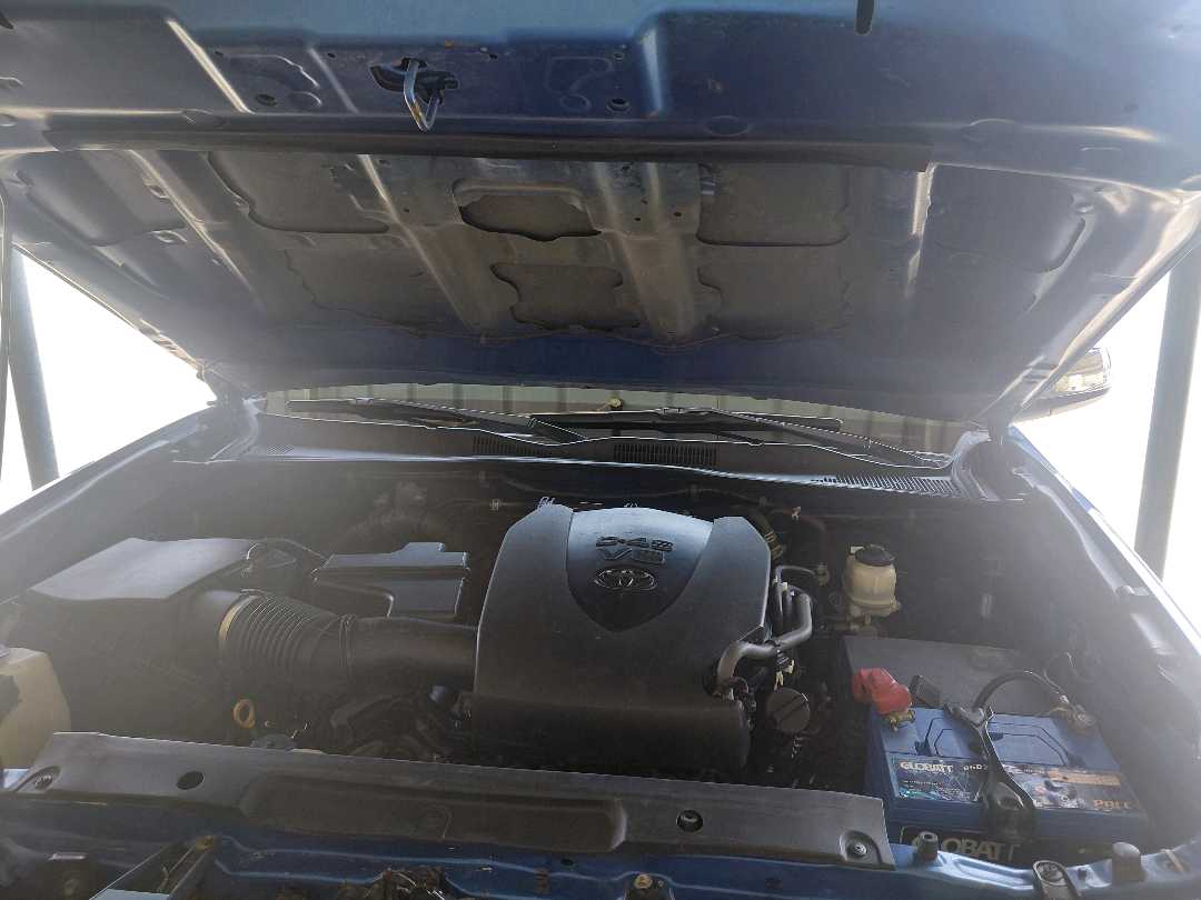 Car Image 2017 TOYOTA TACOMA TRD Sport