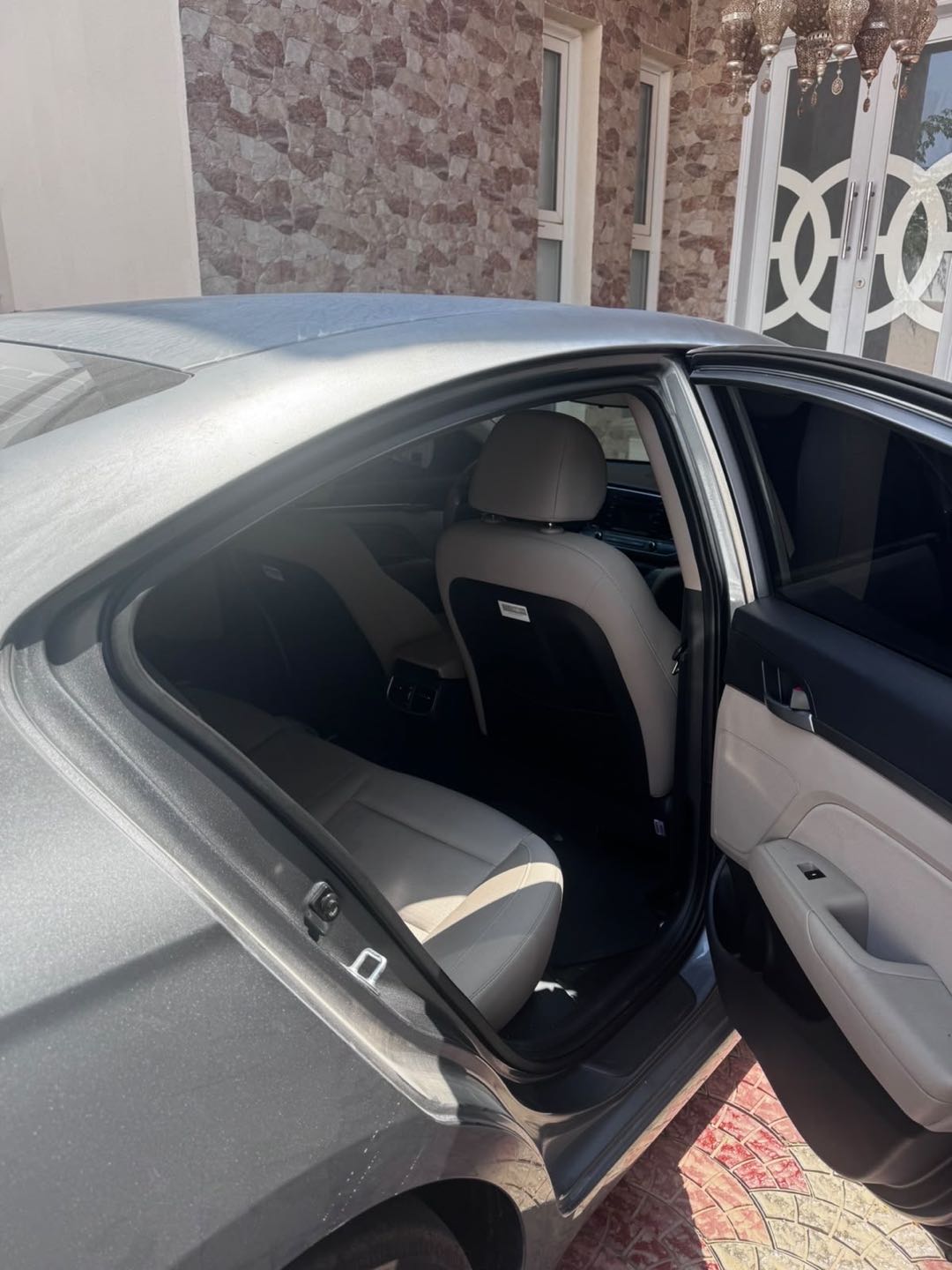 Car Image 2017 HYUNDAI ELANTRA SE