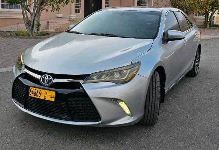 Car Image 2016 TOYOTA CAMRY XLE
