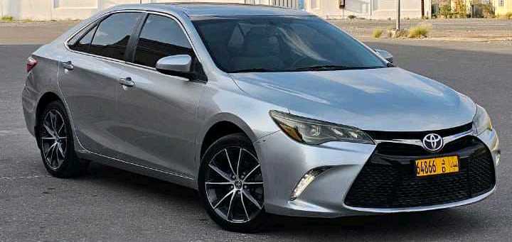 Car Image 2016 TOYOTA CAMRY XLE