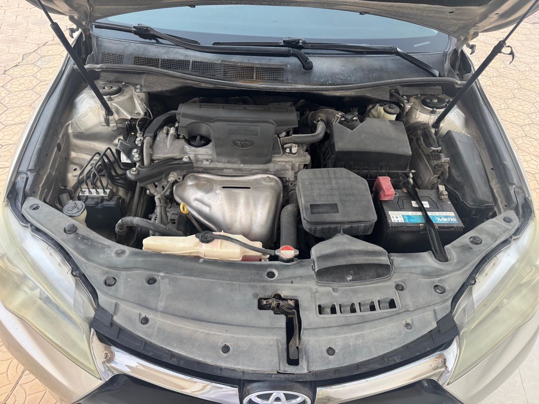 Car Image 2016 TOYOTA CAMRY SE