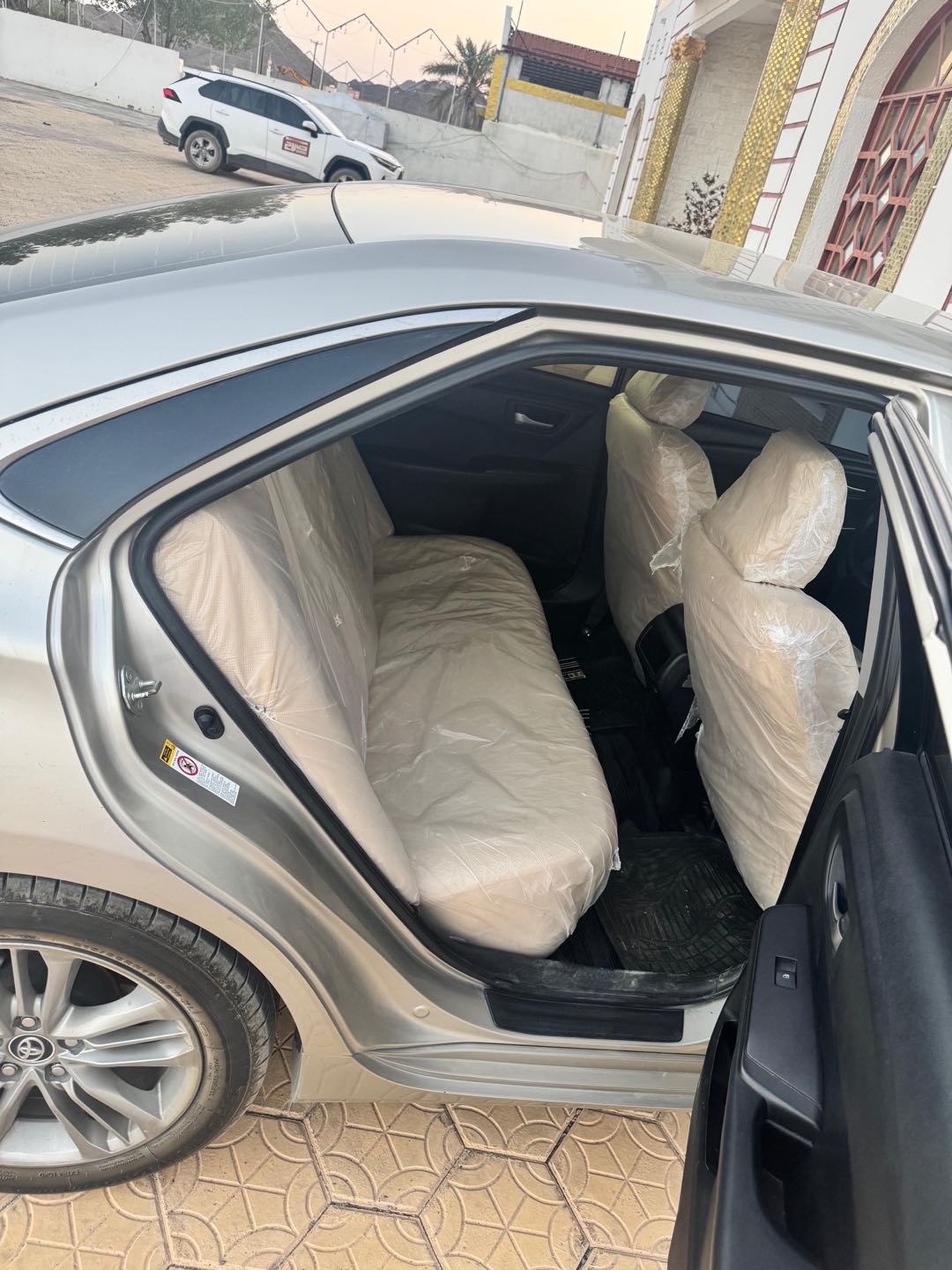 Car Image 2016 TOYOTA CAMRY SE