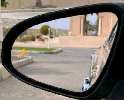 Car Image 2015 TOYOTA CAMRY XLE