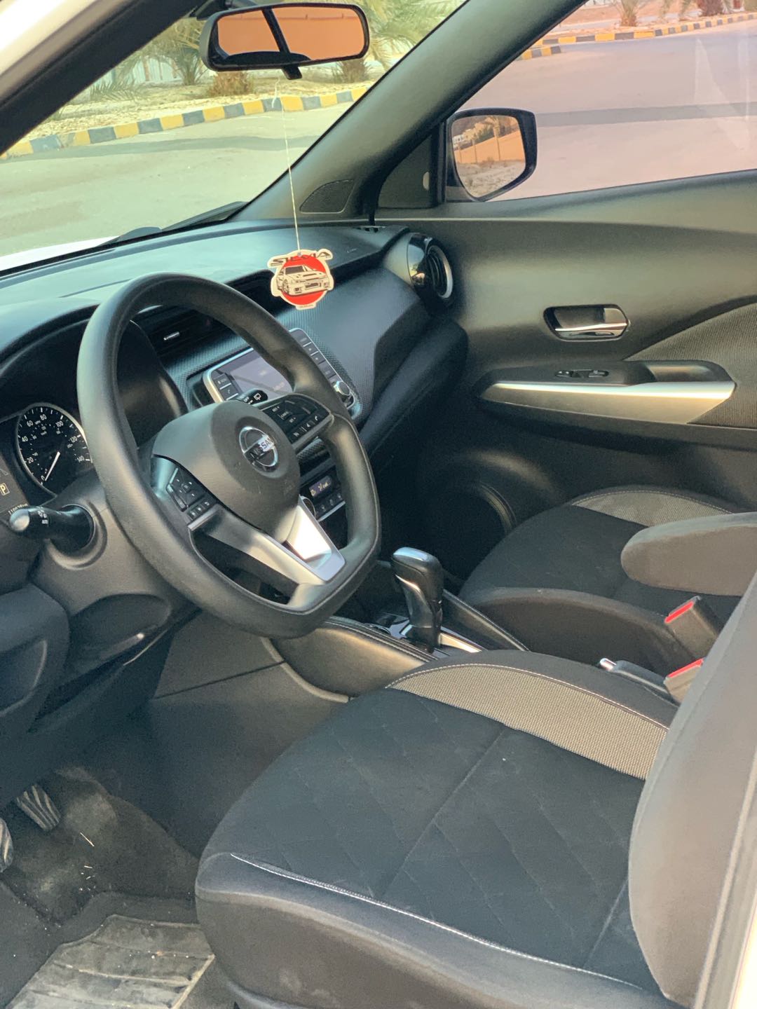 Car Image 2019 NISSAN KICKS 