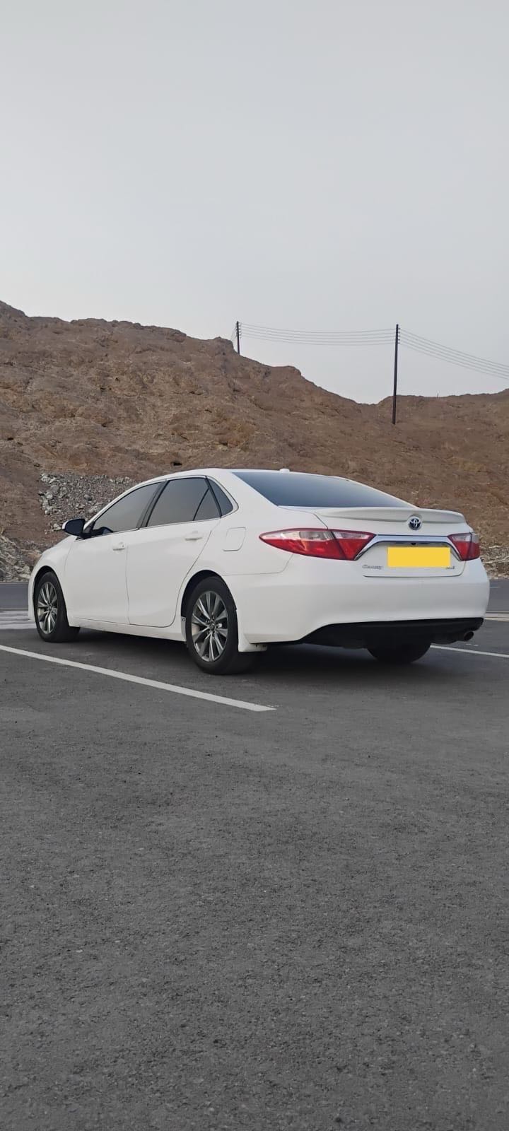Car Image 2016 TOYOTA CAMRY LE