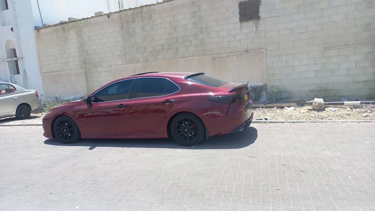 Car Image 2018 TOYOTA CAMRY SE