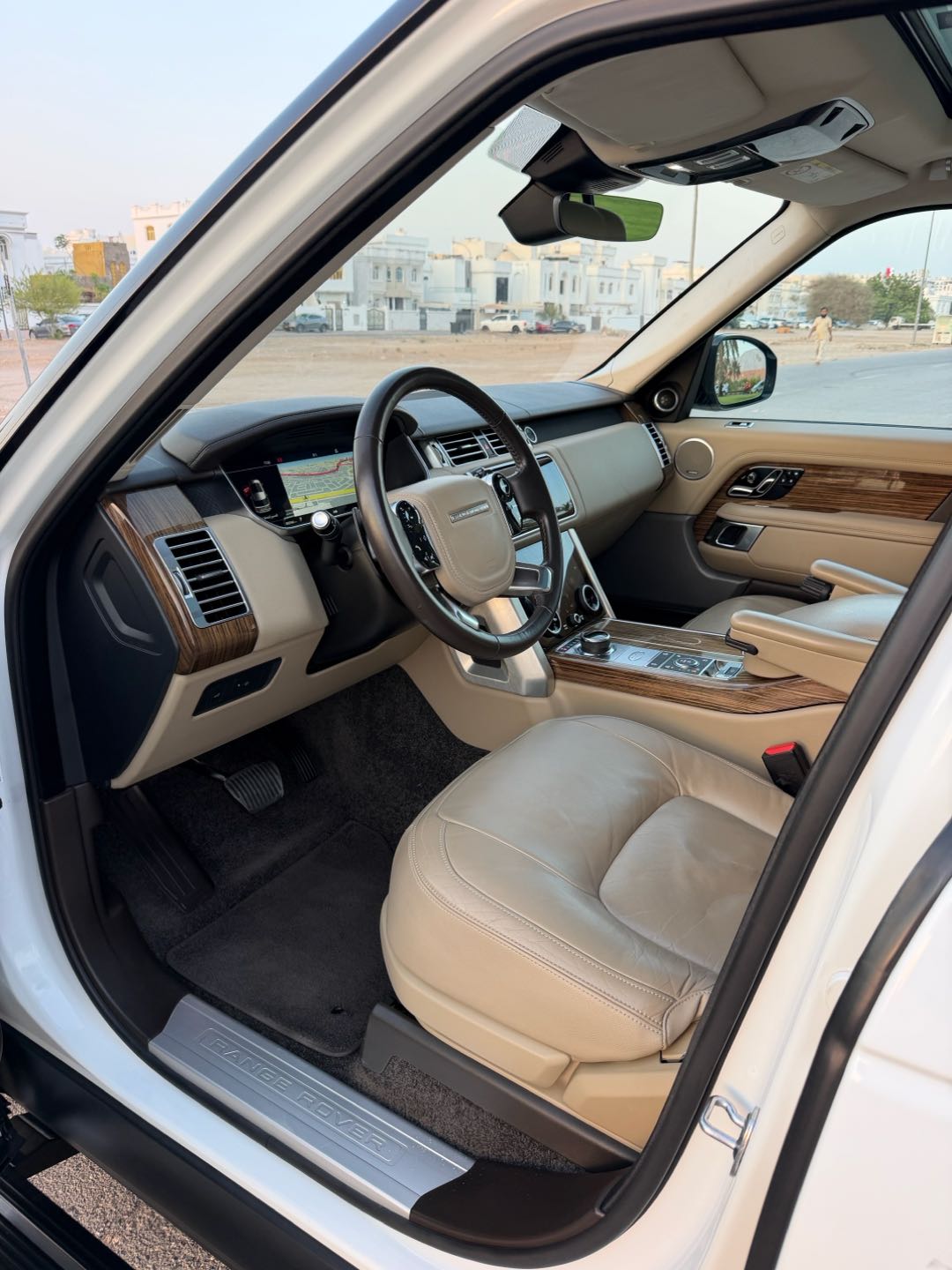 Car Image 2018 LAND ROVER VOGUE Base