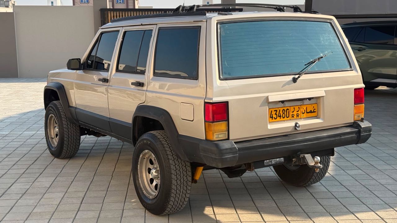 Car Image 1996 JEEP CHEROKEE 