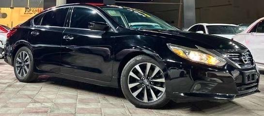 Car Image 2017 NISSAN ALTIMA SV
