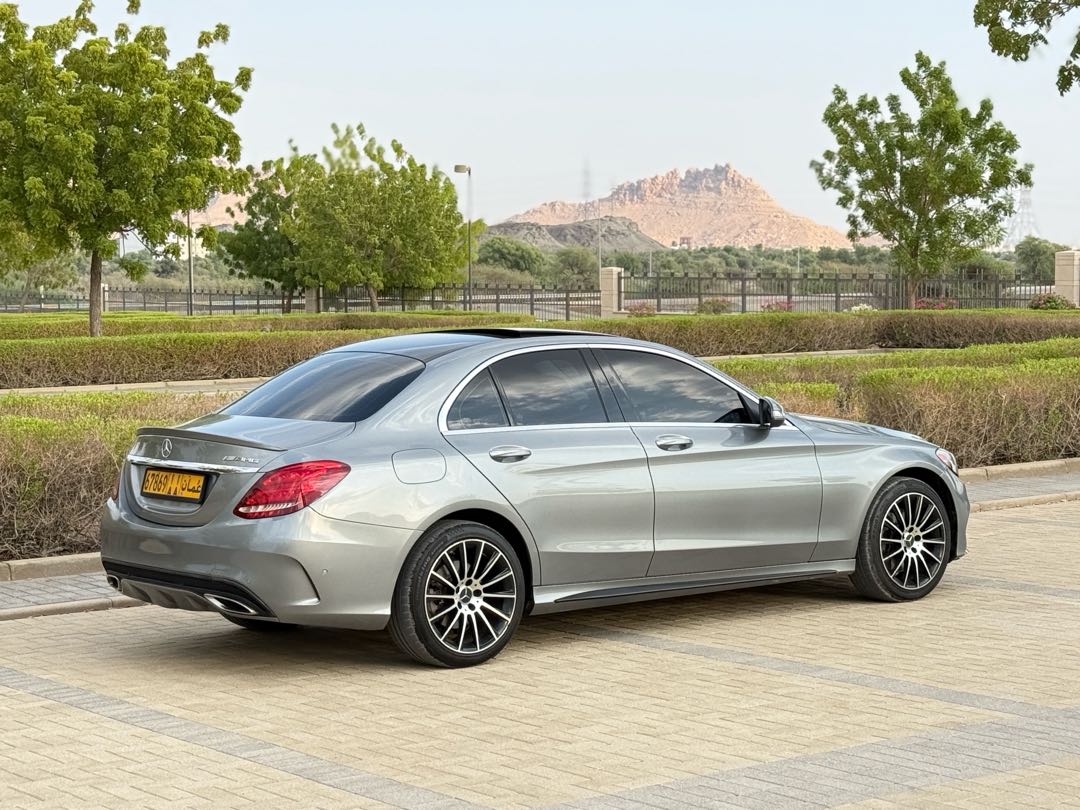 Car Image 2015 MERCEDES C Class C300