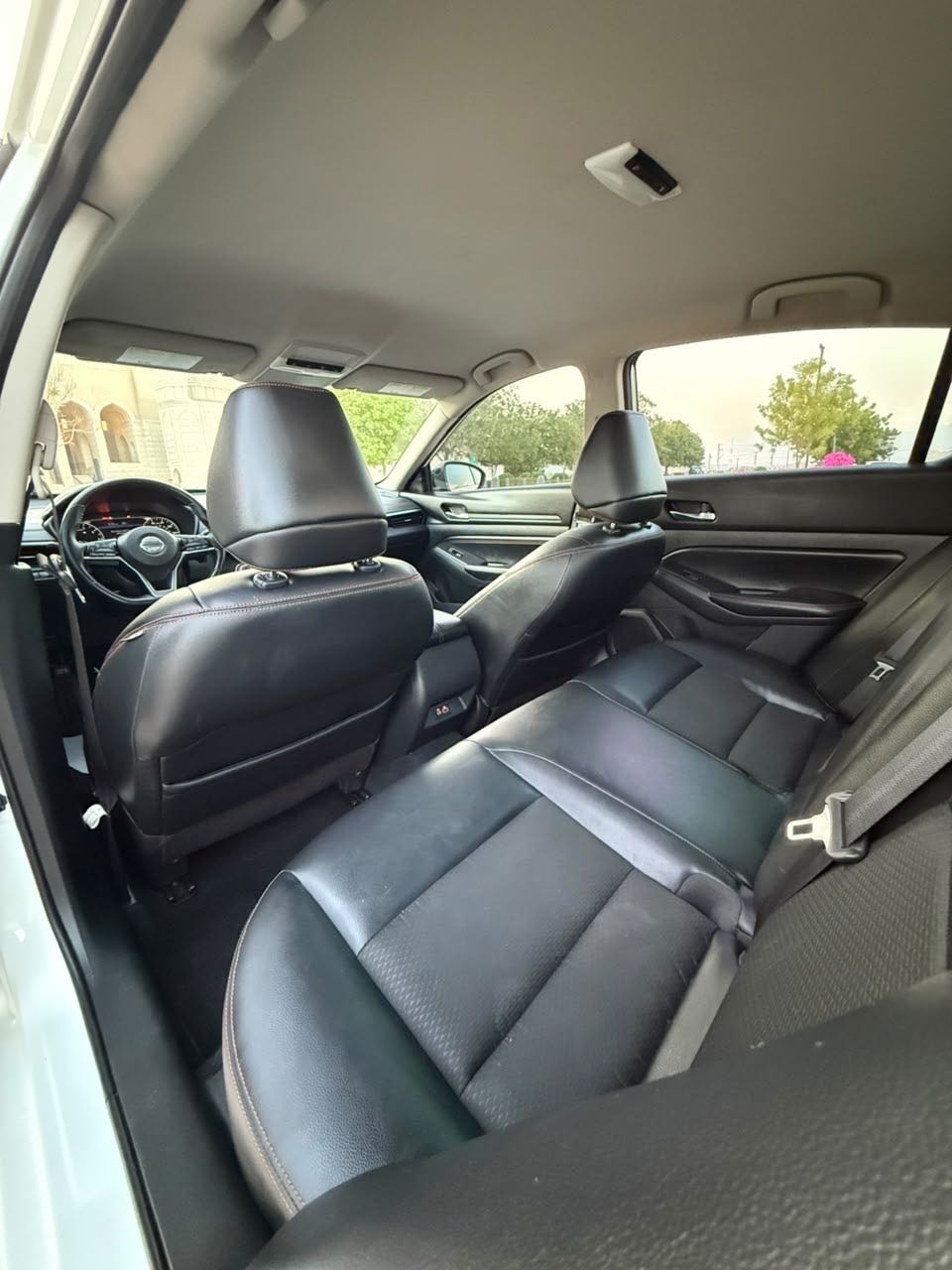 Car Image 2019 NISSAN ALTIMA SR