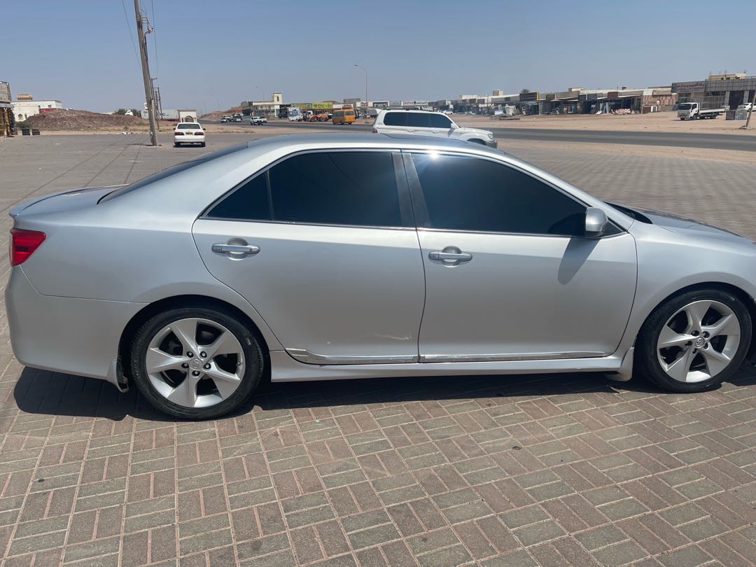 Car Image 2014 TOYOTA CAMRY SE