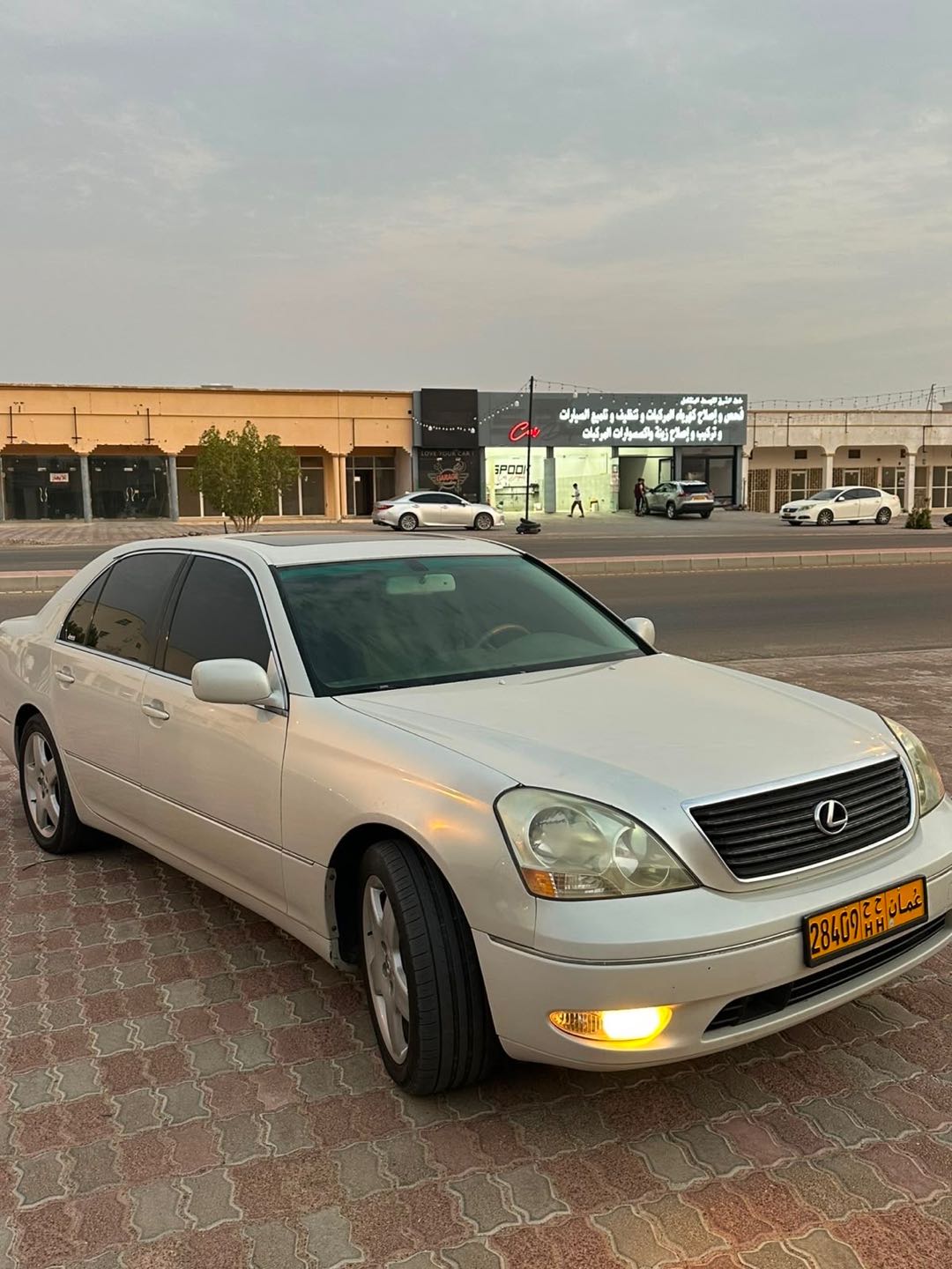 Car Image 2002 LEXUS LS 430 3/4 Ultra