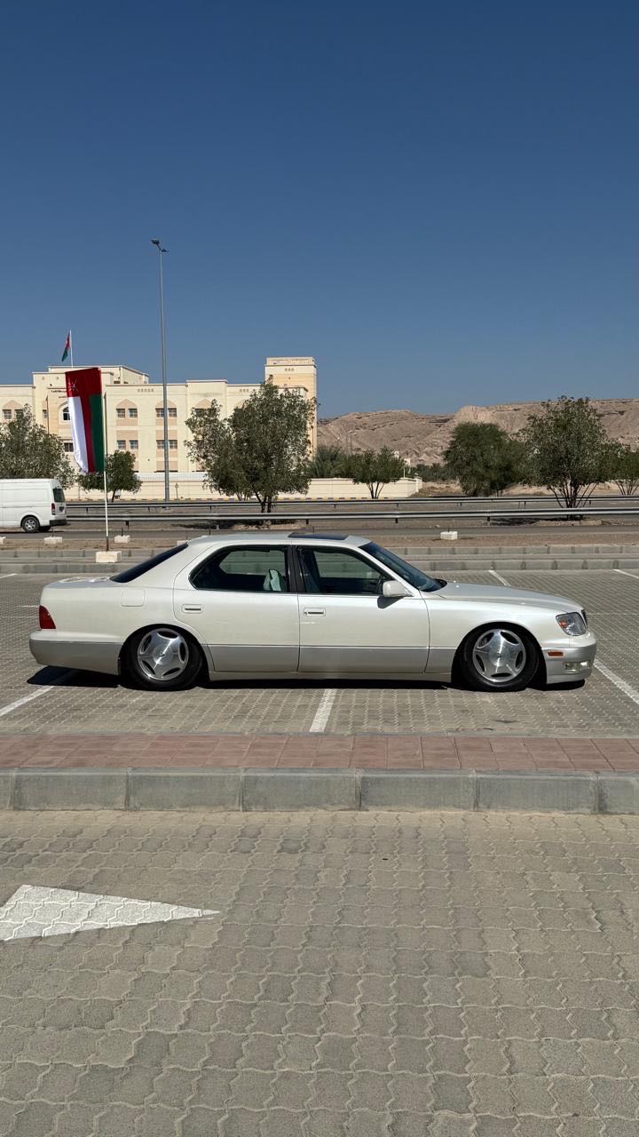 Car Image 1999 LEXUS LS 400