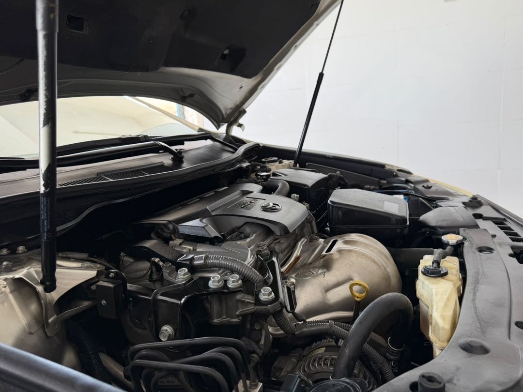 Car Image 2014 TOYOTA CAMRY XLE