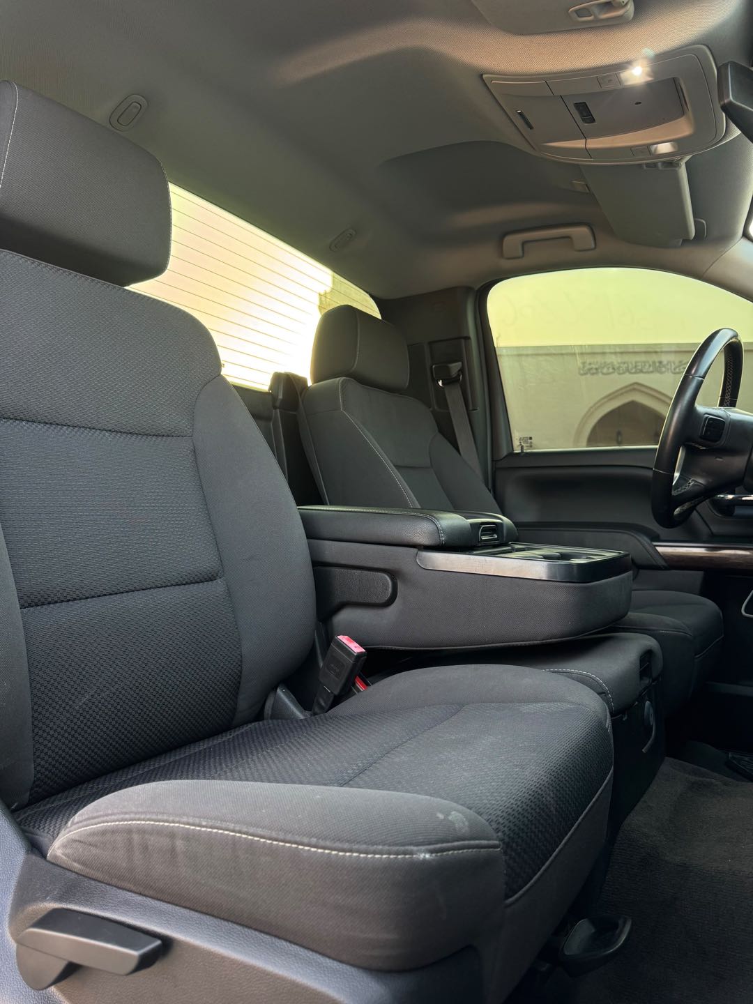 Car Image 2018 GMC SIERRA SLT