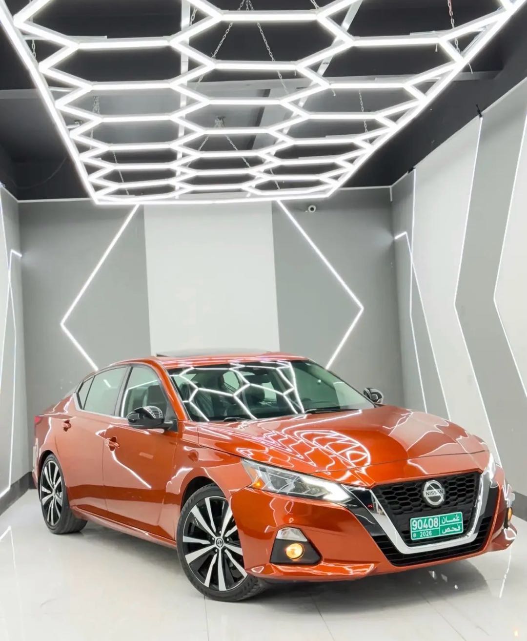 Car Image 2020 NISSAN ALTIMA SR