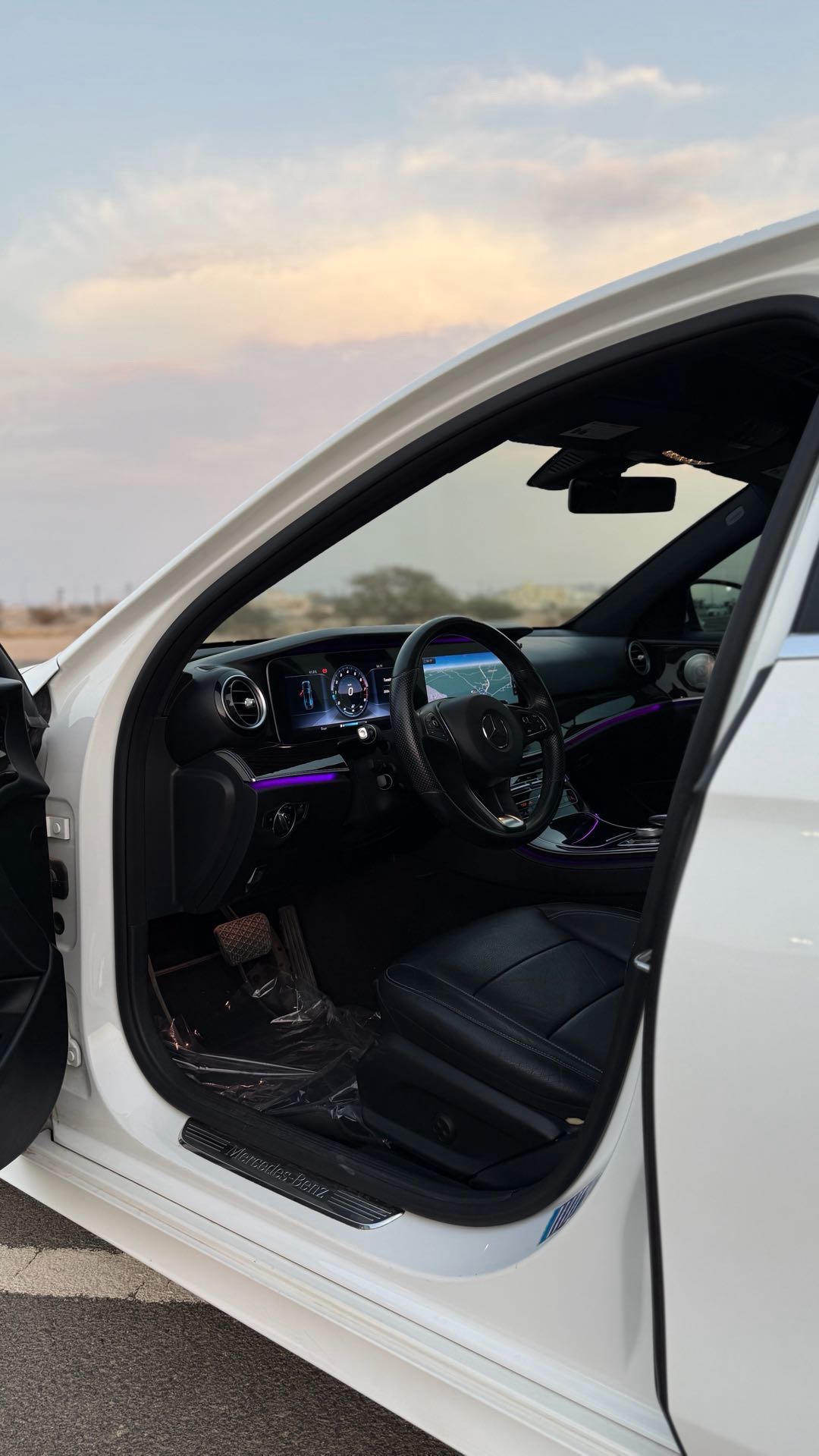 Car Image 2017 MERCEDES E Class 300