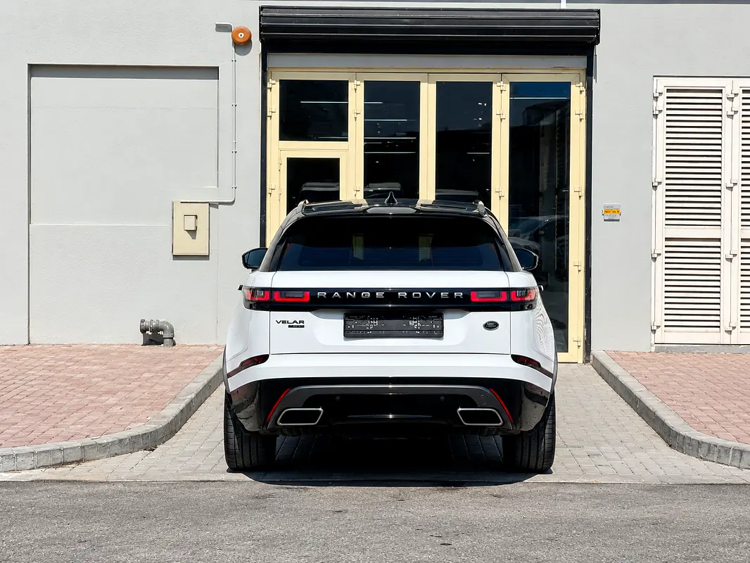 Car Image 2018 LAND ROVER VELAR 