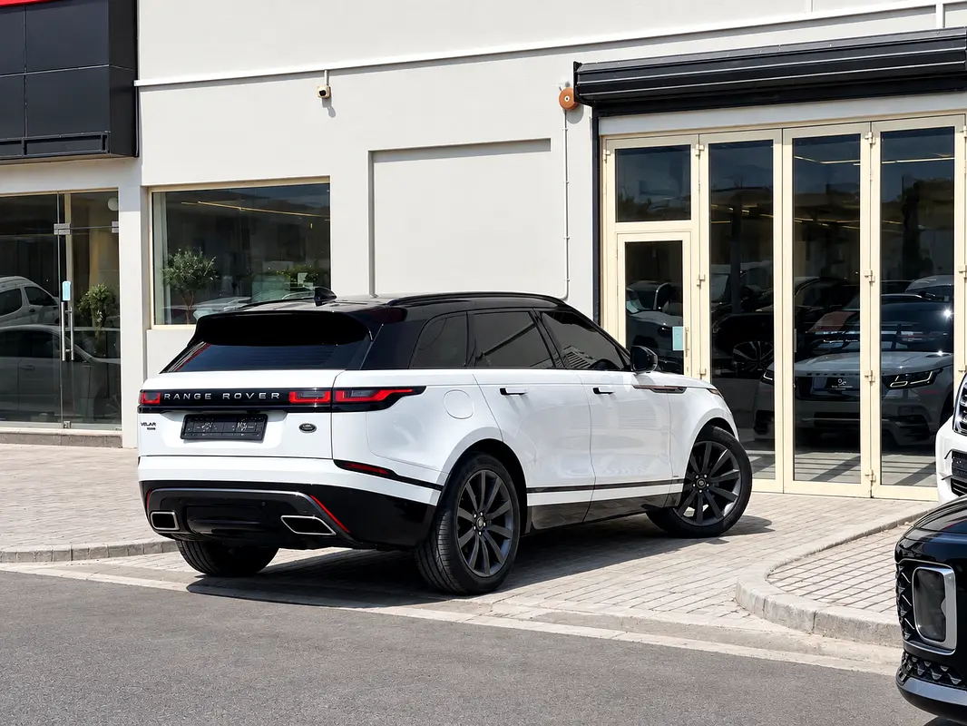 Car Image 2018 LAND ROVER VELAR 