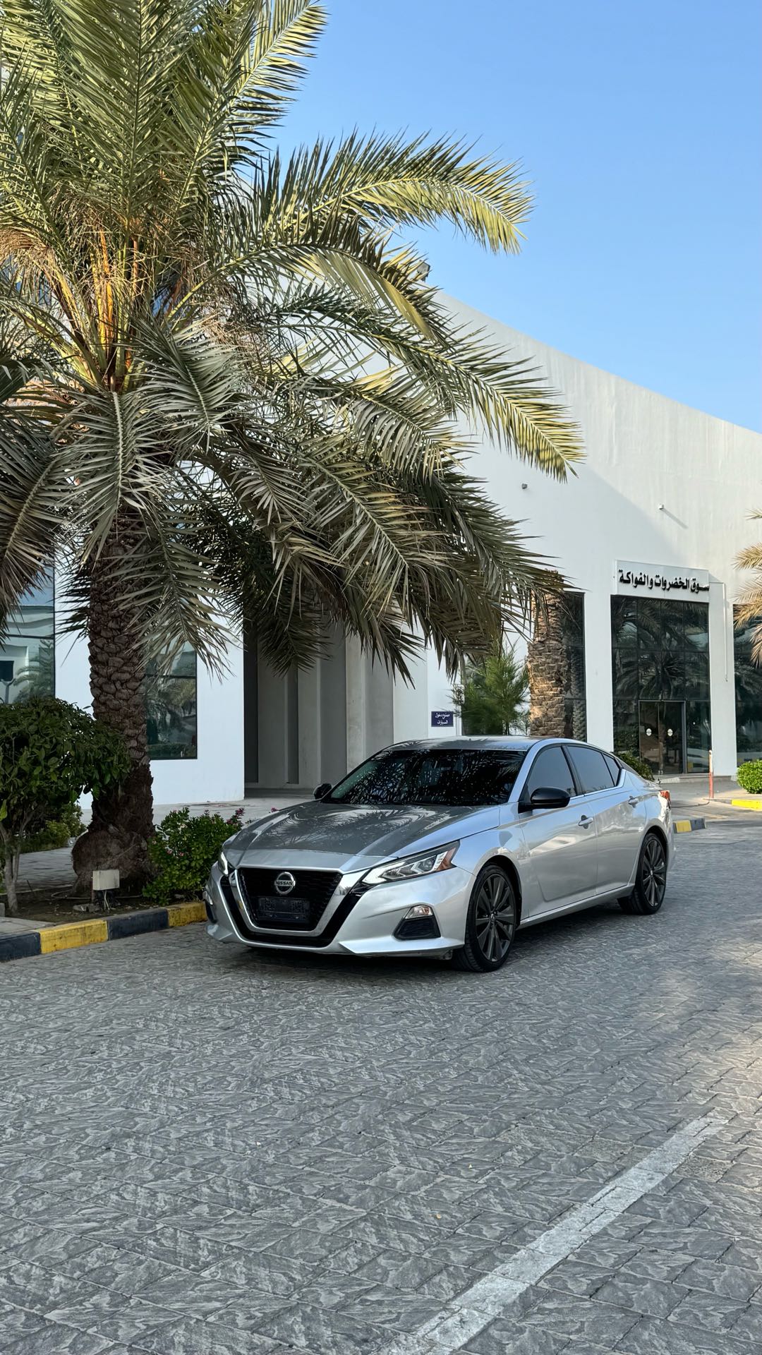 Car Image 2019 NISSAN ALTIMA SR