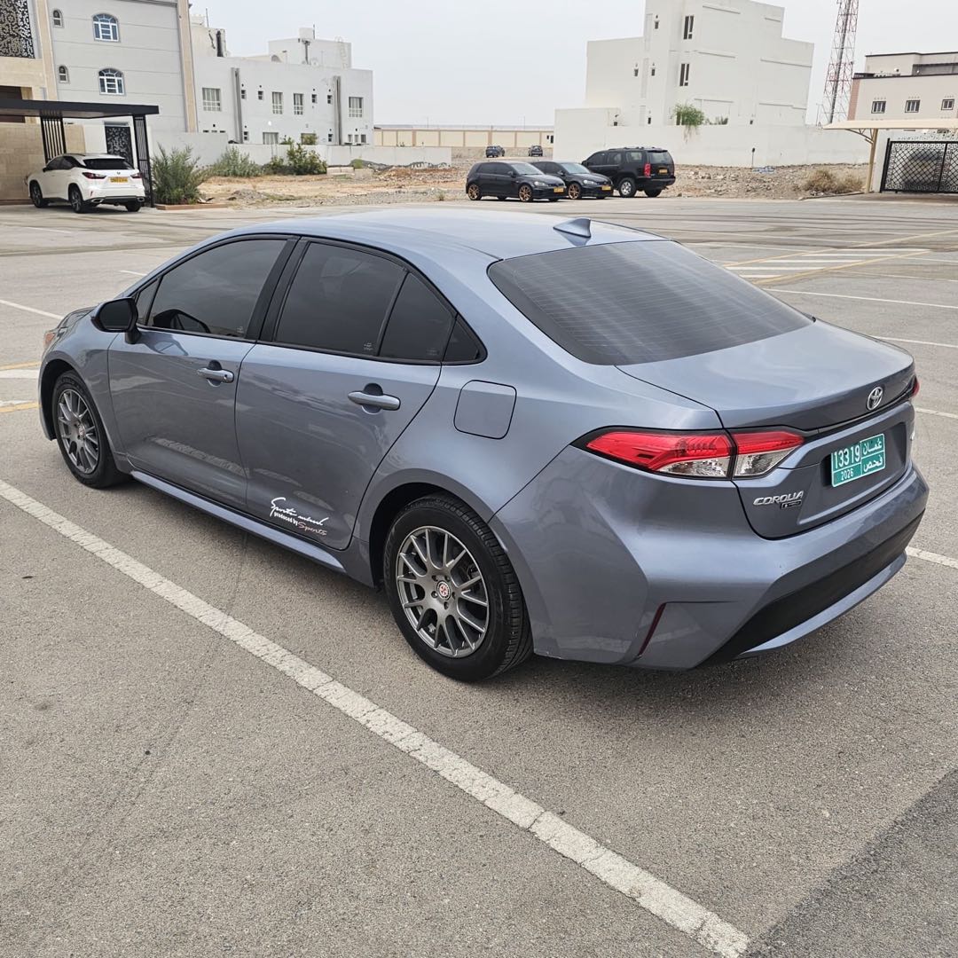Car Image 2020 TOYOTA COROLLA LE