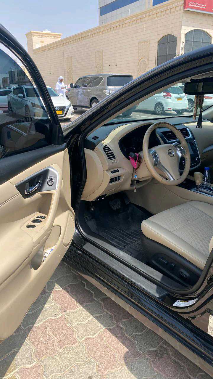 Car Image 2017 NISSAN ALTIMA SV