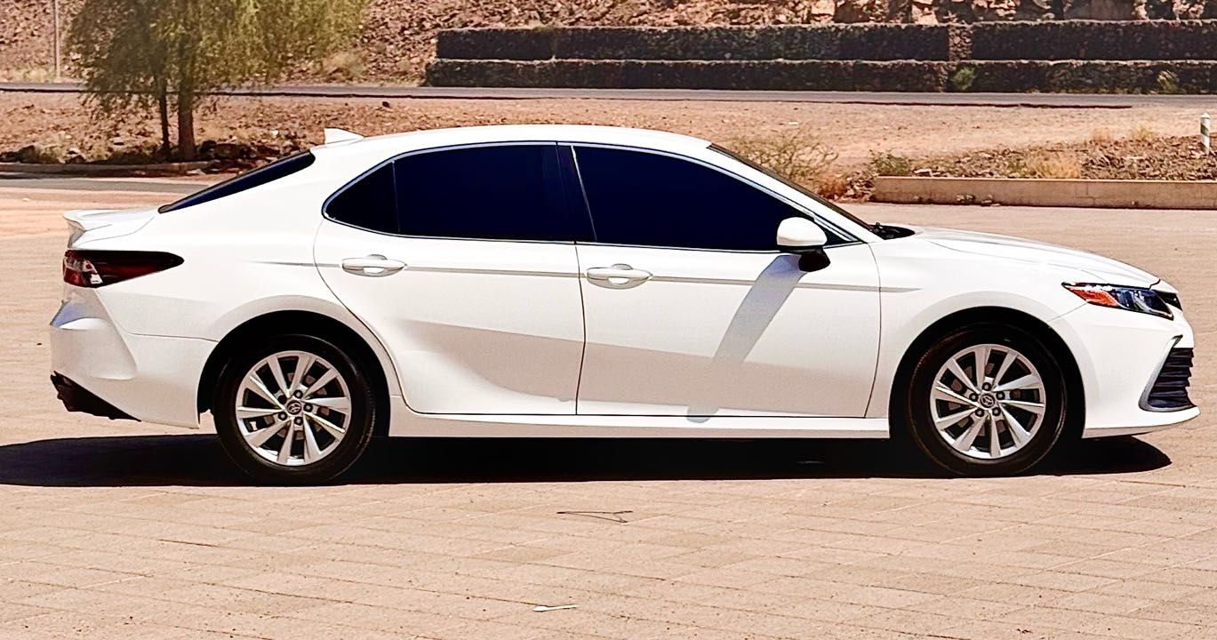Car Image 2021 TOYOTA CAMRY LE