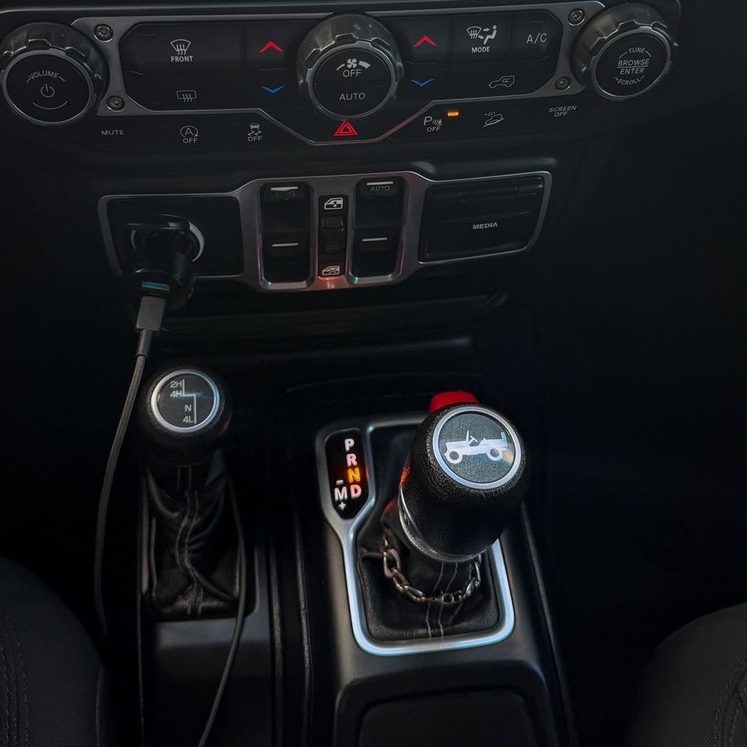 Car Image 2018 JEEP WRANGLER SAHARA