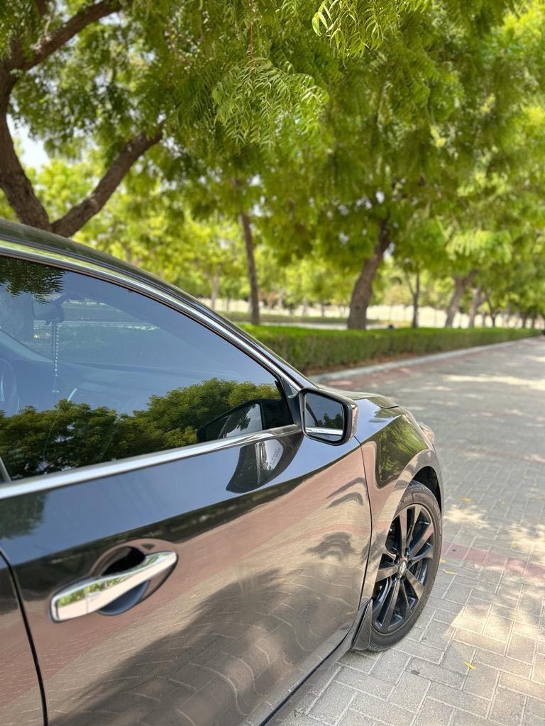 Car Image 2017 NISSAN ALTIMA SR