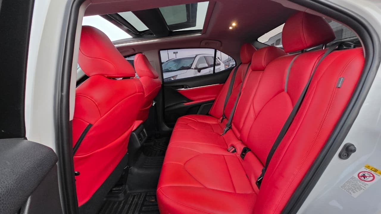 Car Image 2018 TOYOTA CAMRY XSE