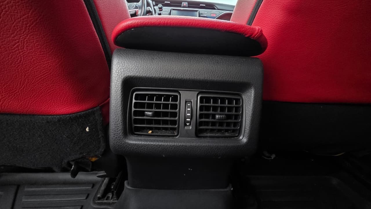 Car Image 2018 TOYOTA CAMRY XSE