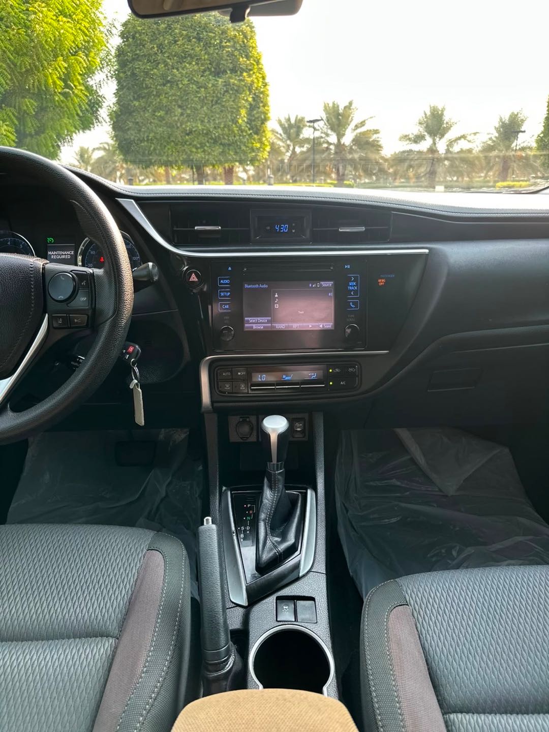 Car Image 2018 TOYOTA COROLLA LE