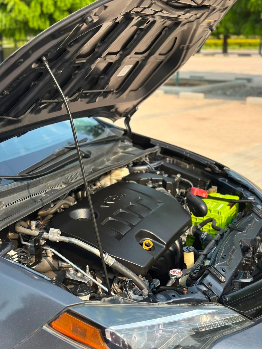 Car Image 2018 TOYOTA COROLLA LE