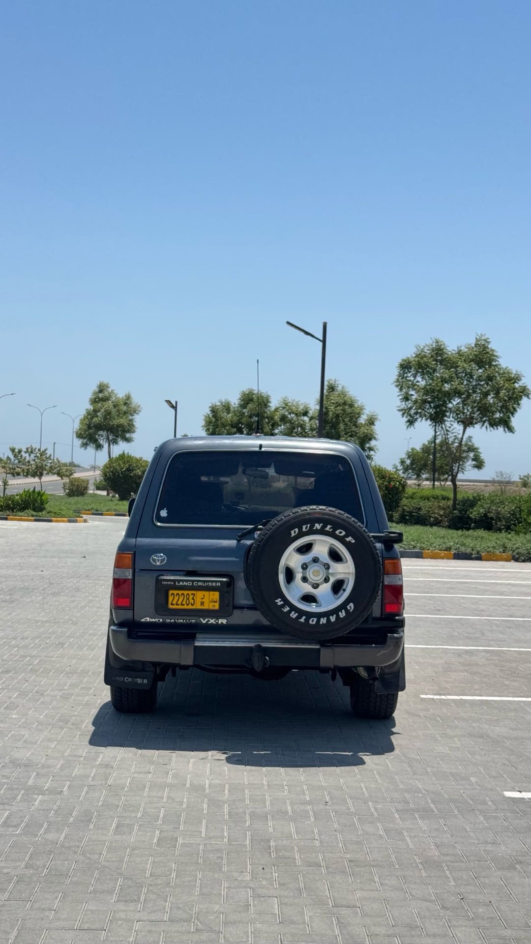 Car Image 1993 TOYOTA LAND CRUISER VX.R