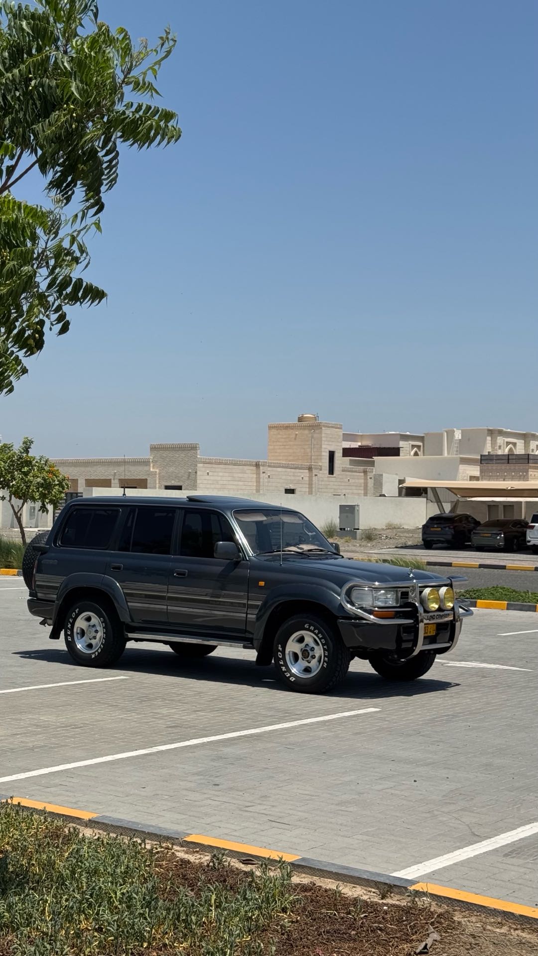 Car Image 1993 TOYOTA LAND CRUISER VX.R