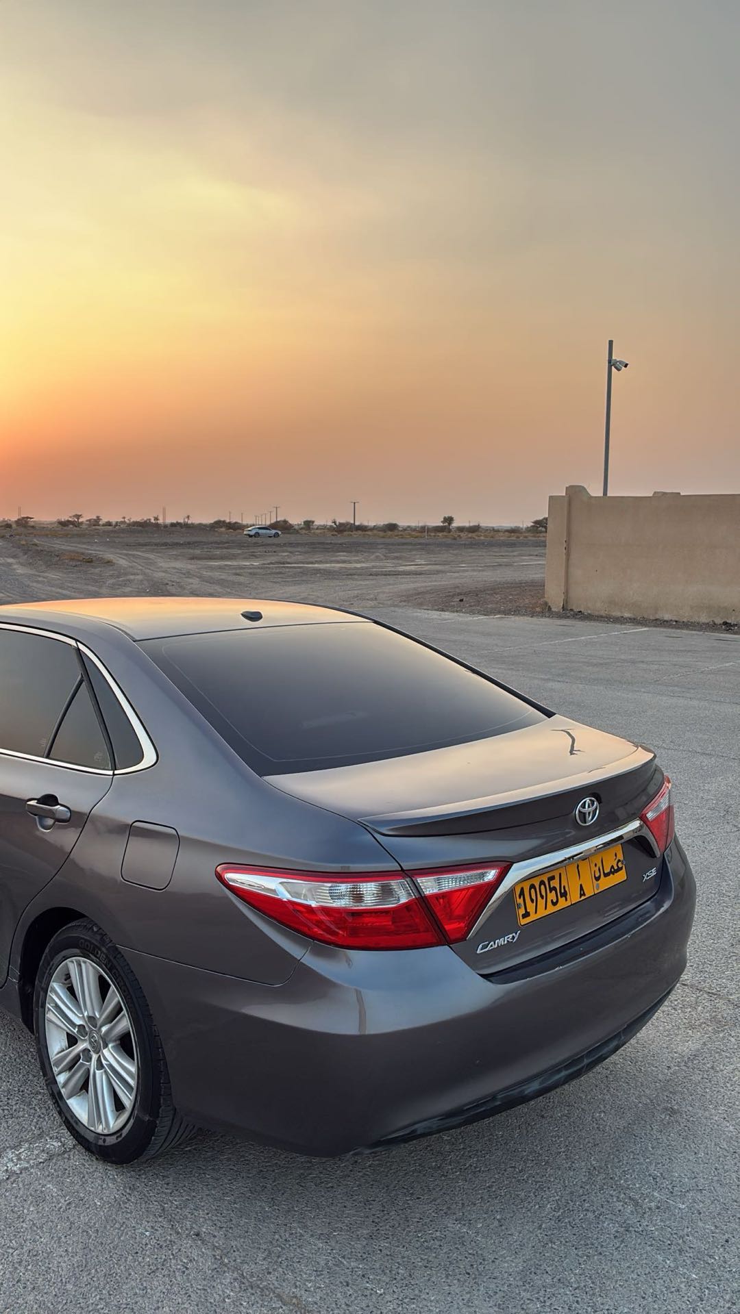 Car Image 2015 TOYOTA CAMRY XSE