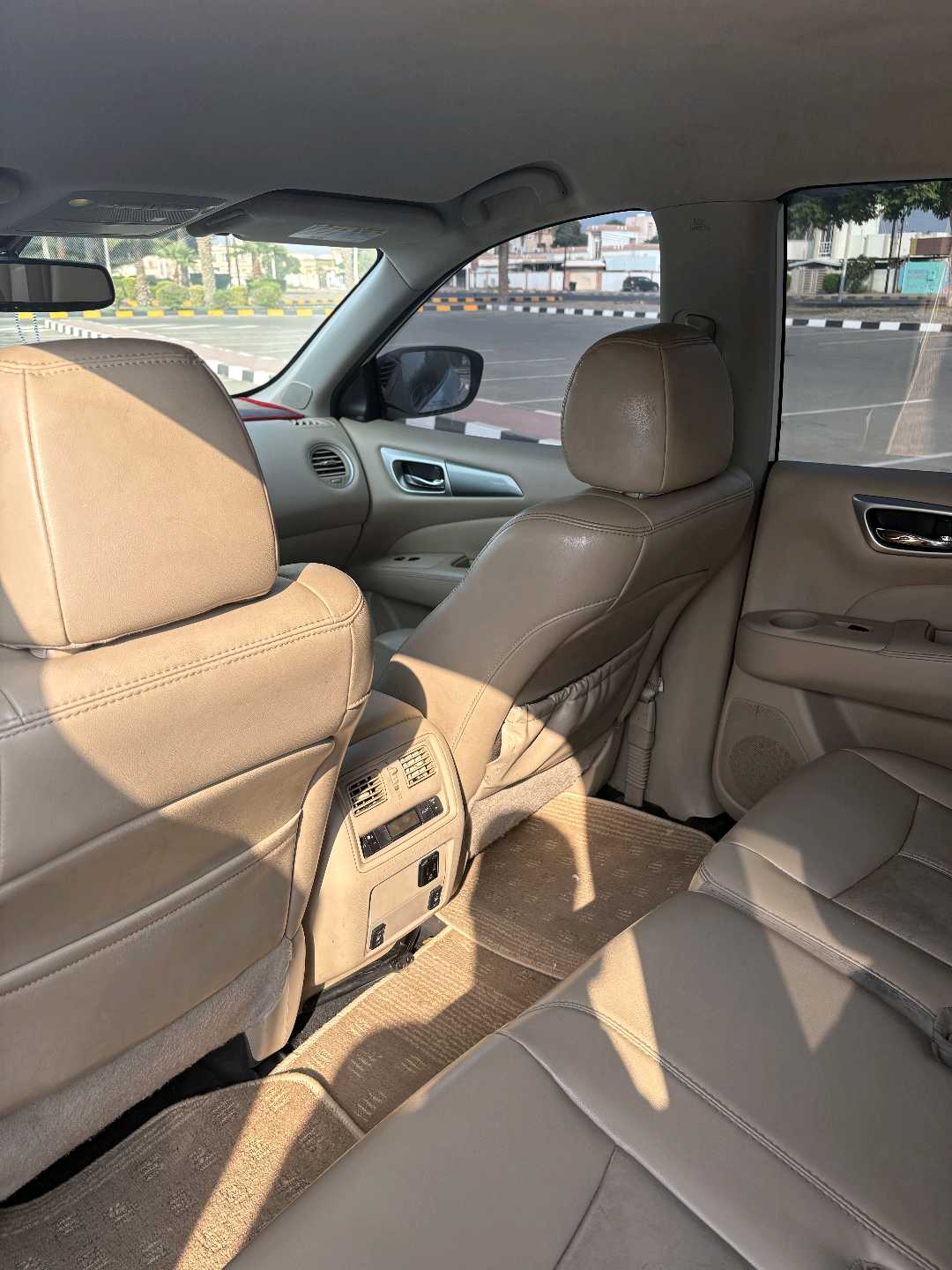 Car Image 2017 NISSAN PATHFINDER SL