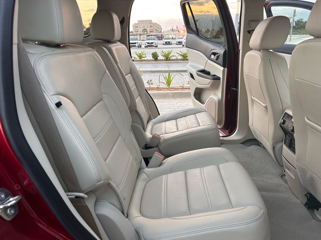 Car Image 2023 GMC ACADIA Denali